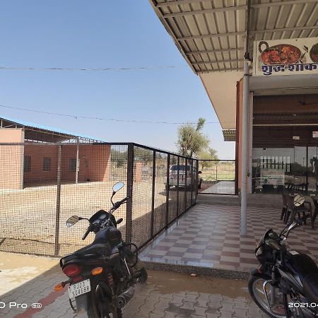 Hotel Purnima Palace Fatehpur  Eksteriør bilde